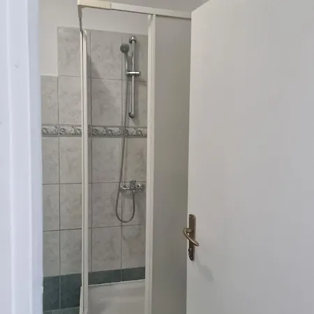 Apartament Alen Dinjiška