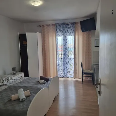 Alen Apartment *