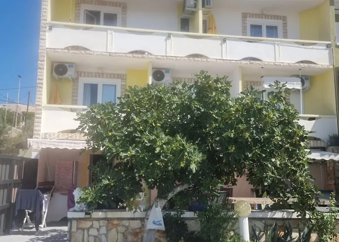 Апартаменты Alen Dinjiska